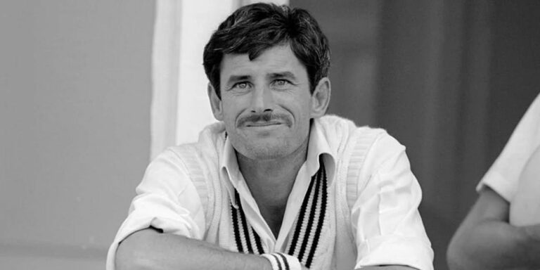 Richard Hadlee Test Bowling Stats Featured