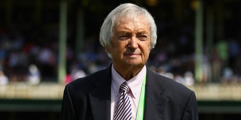 Richie Benaud Test Bowling Stats Featured